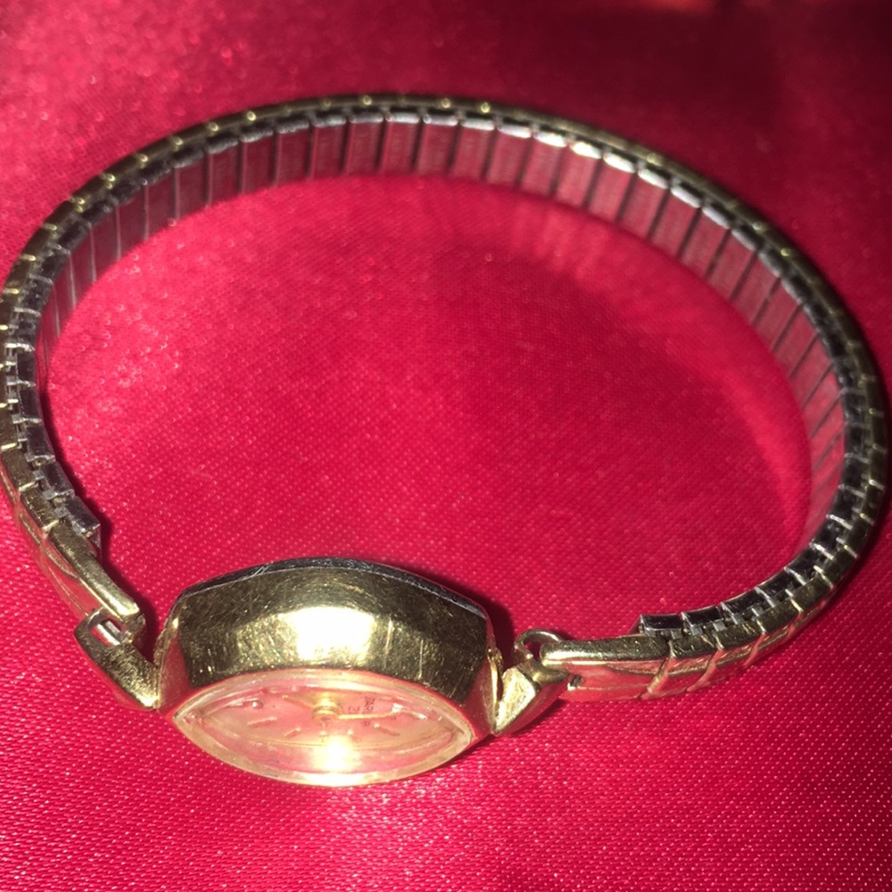 3 Bundle Vintage Fashion Watches